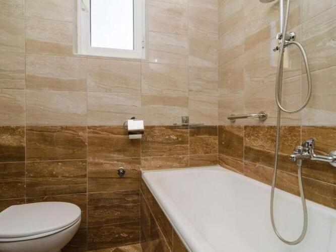 Villa Dalmatian Gem - Two-Bedroom Villa With Terrace And Swimming Pool Gruda Exterior foto