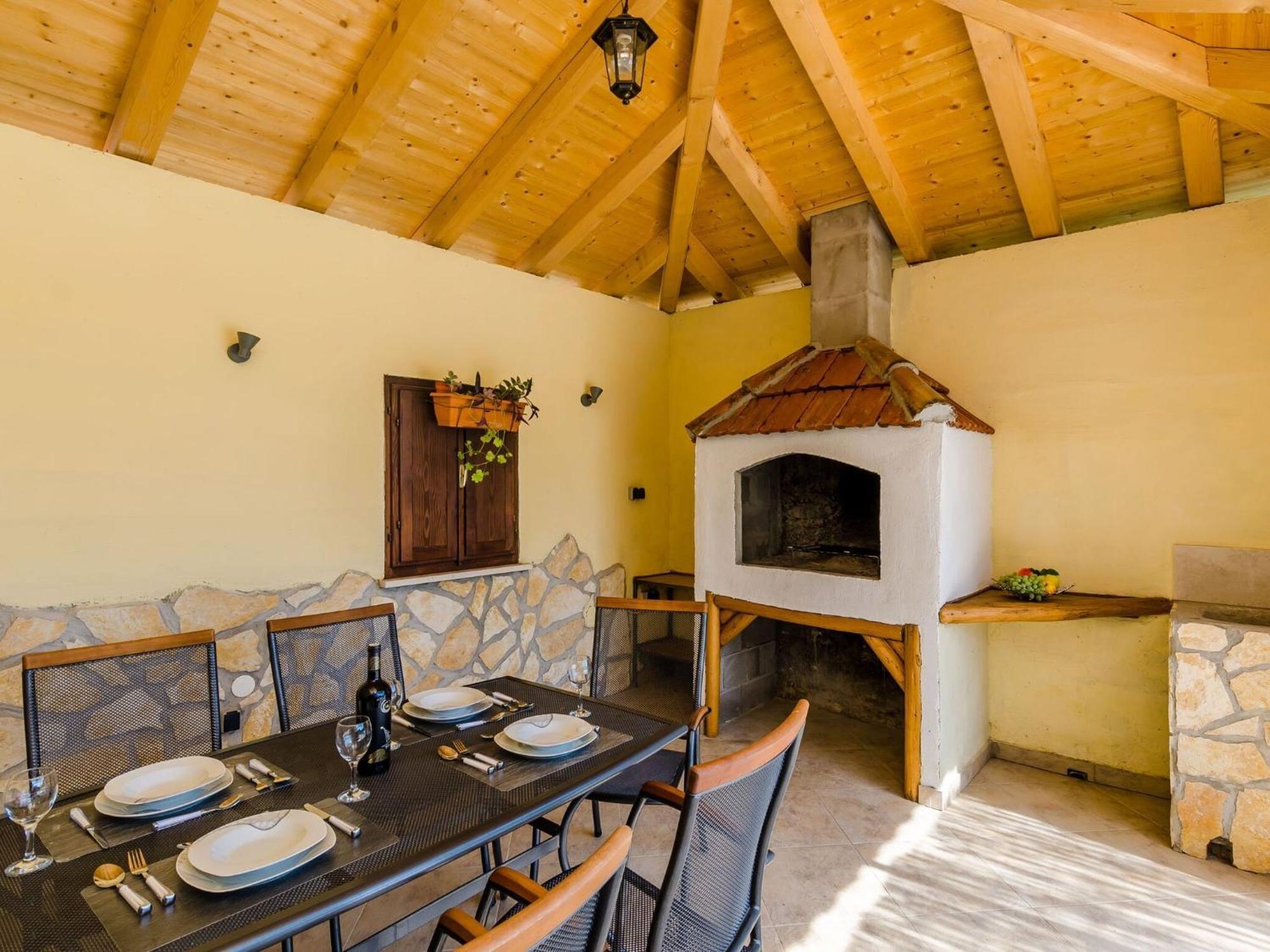 Villa Dalmatian Gem - Two-Bedroom Villa With Terrace And Swimming Pool Gruda Exterior foto